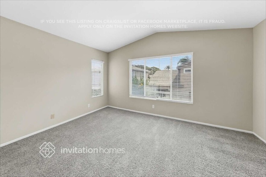 Building Photo - 488 Vista Del Sol