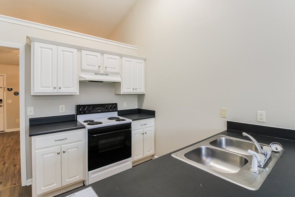 Building Photo - 720 Dellwood Dr