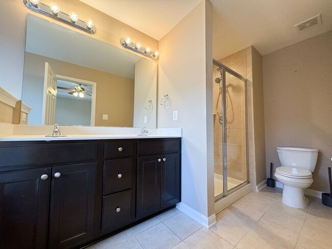 Building Photo - Beautiful And Spacious 3 Bed 3.5 Bath Interior Brick Townhome With Balcony In Hastings Marketplace