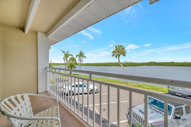 Building Photo - 611 Destiny Dr