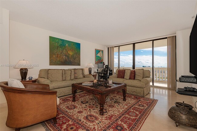 Building Photo - 2000 Island Blvd