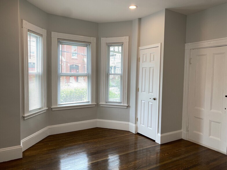 Building Photo - 7 Quincy St