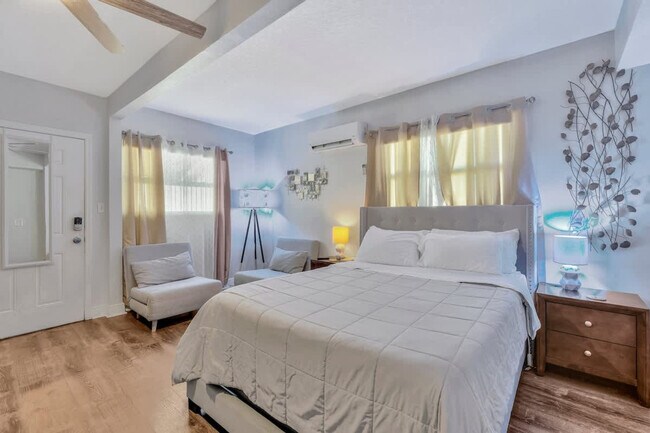 Building Photo - 3317 W St Conrad St