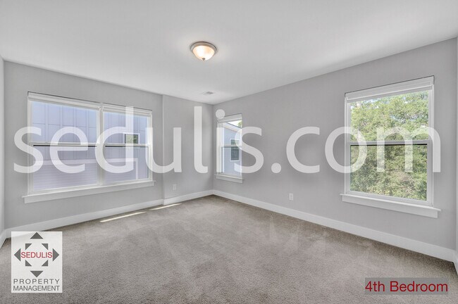 Building Photo - 4555 Mixson Ave