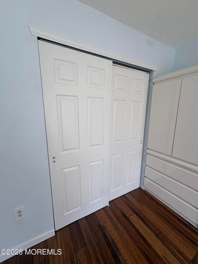 Building Photo - 103 Racquet Rd