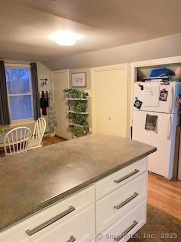 Building Photo - 137 Kenney St