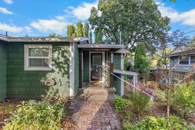 Building Photo - 220 SE 157th Ave