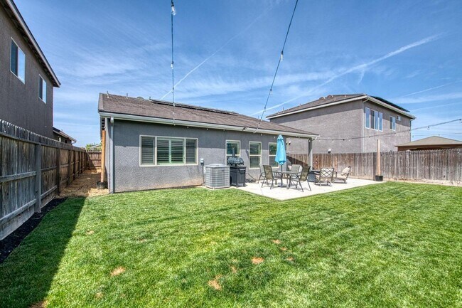 Building Photo - Newly Built 3/2 Lennar In Rivertsone