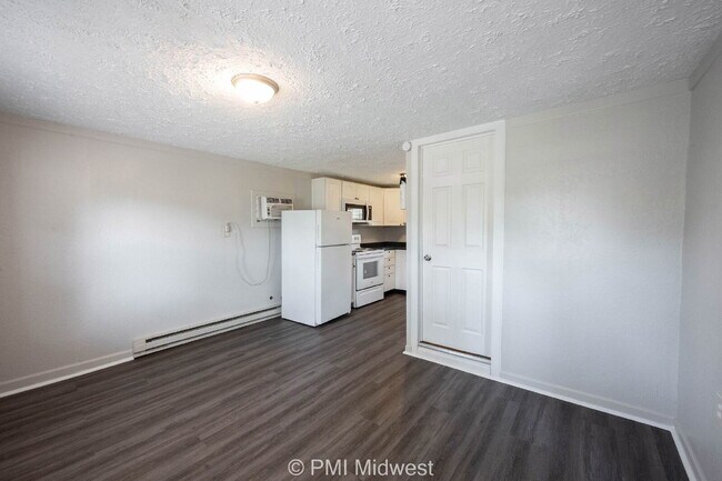 Building Photo - "Charming 1-Bedroom Retreat in Greenfield ...