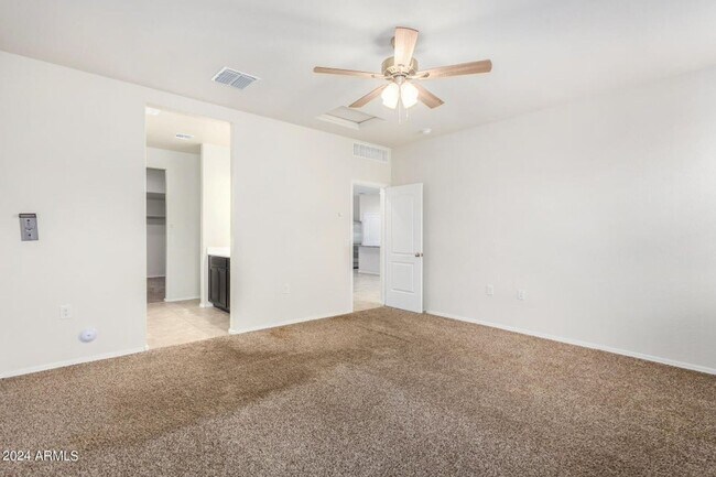 Building Photo - Charming 4 bedroom home in Buckeye!!