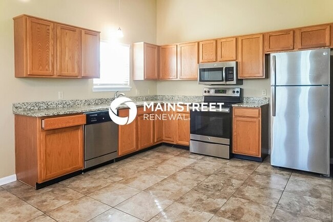 Building Photo - 3 Bedroom Pet-Friendly Home in Indianapoli...