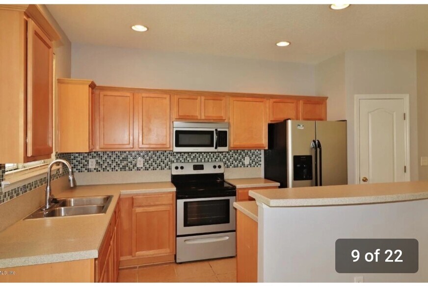 Building Photo - 2369 Sunset Bluff Dr