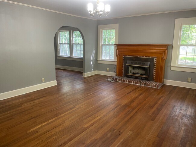 Building Photo - 930 Dixie Ave