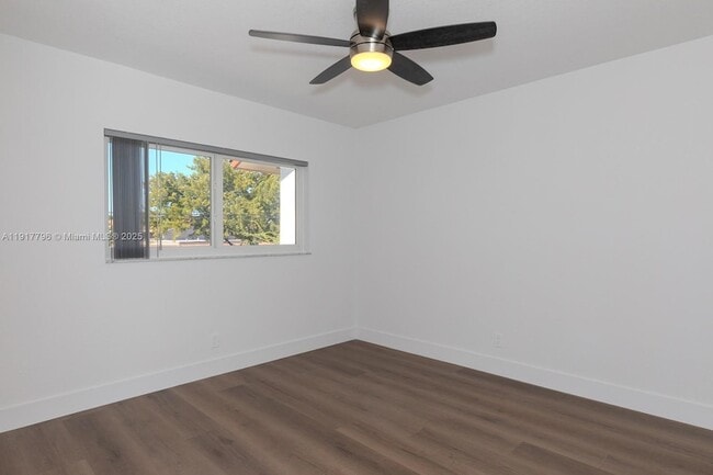 Building Photo - 2795 N 40th Ave