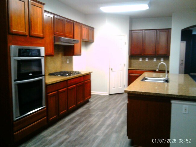Building Photo - NW-WELCOME HOME !!! Price improvement!