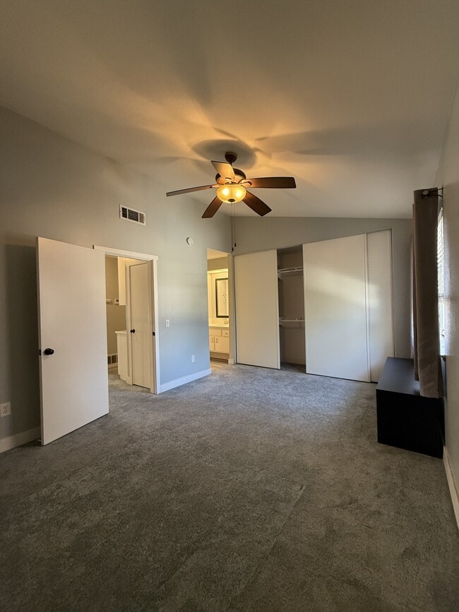 Building Photo - 8731 Pine Crest Pl