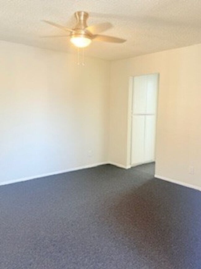 Building Photo - MOVE IN SPECIAL!!! $1,797 FOR THE FIRST FO...