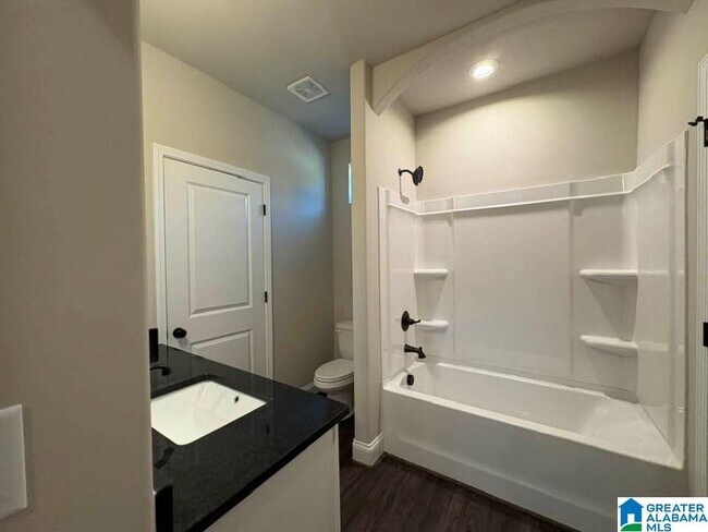 Building Photo - 4421 Lennox Pl
