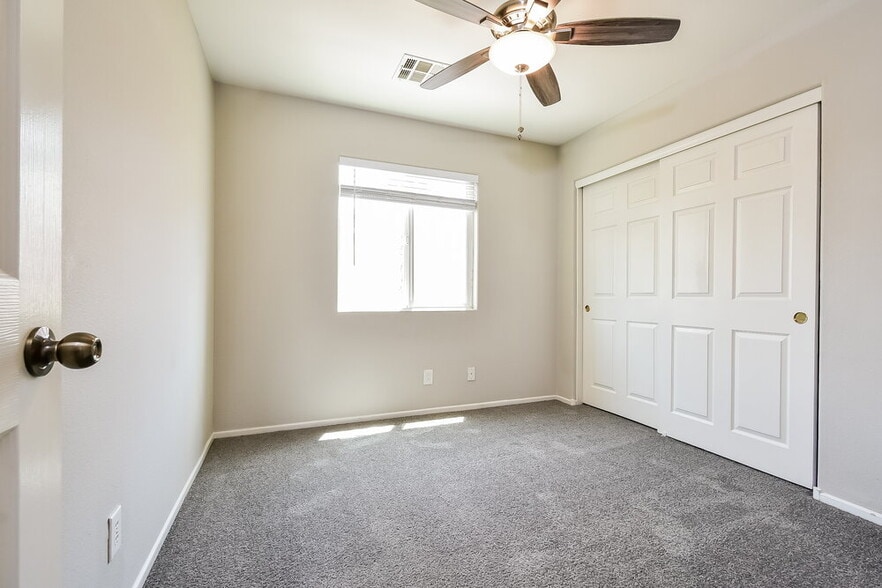 Building Photo - 9213 Millikan Ave