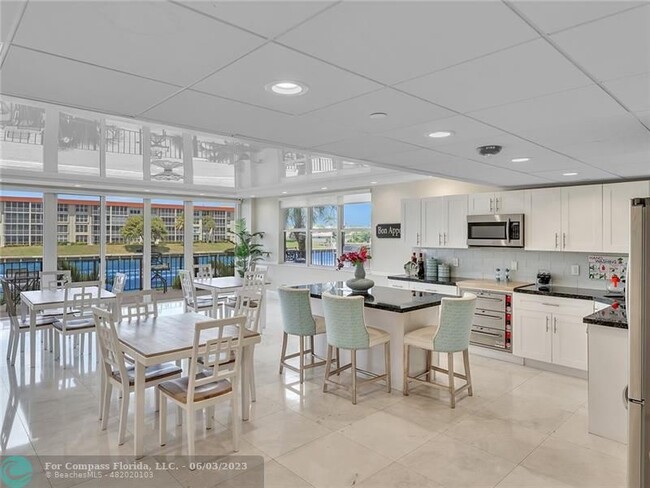 Building Photo - 1150 Hillsboro Mile-