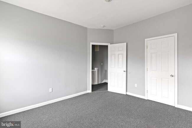 Building Photo - 1209 N Dukeland St