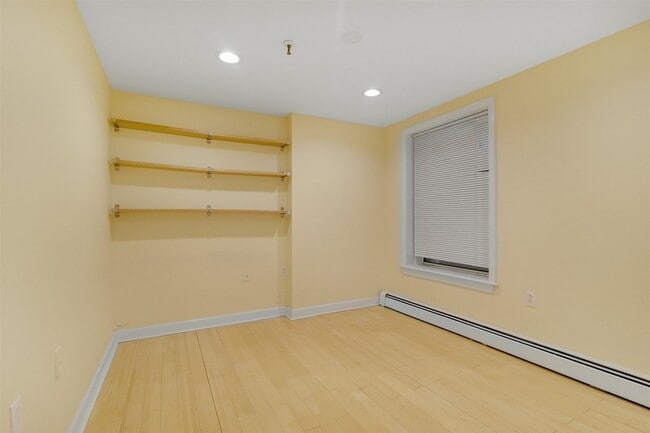 Building Photo - 319 Barrow St