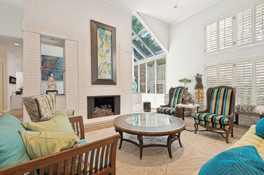 Building Photo - 6908 Hill Park Dr