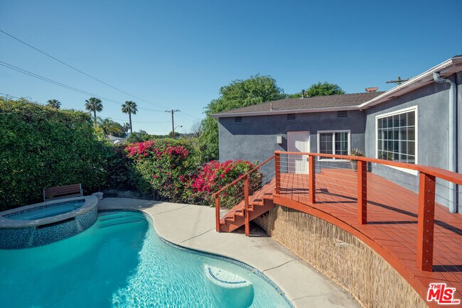 Building Photo - 4141 Verdugo View Dr