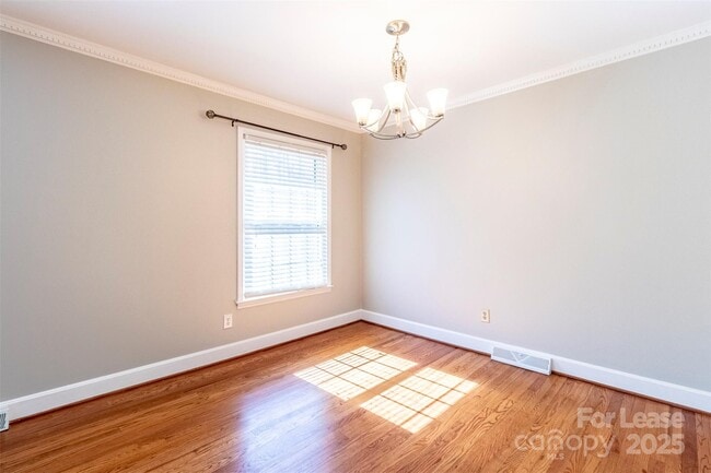 Building Photo - 6618 Castlegate Dr