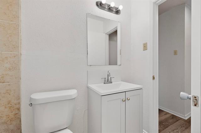 Building Photo - 310 Palm Oak Dr