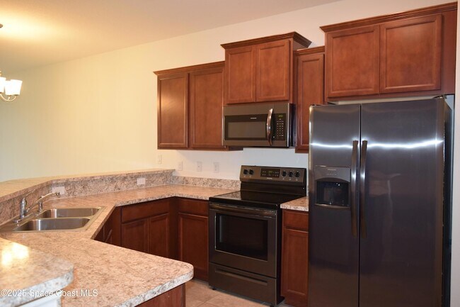 Building Photo - 620 Remington Green Dr SE