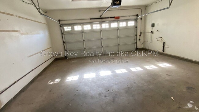 Building Photo - 1844 Oswego Ct