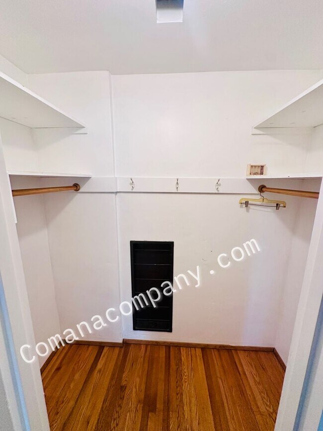 Building Photo - 4806 Aragon Dr
