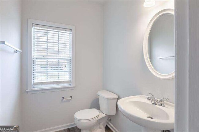 Building Photo - 4987 Rustic Canyon Dr