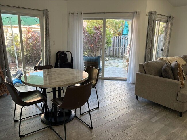 Building Photo - 5593 NW 102nd Pl