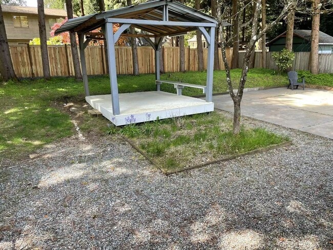 Building Photo - Beautiful & stunning 3-bed, 2-bath house i...