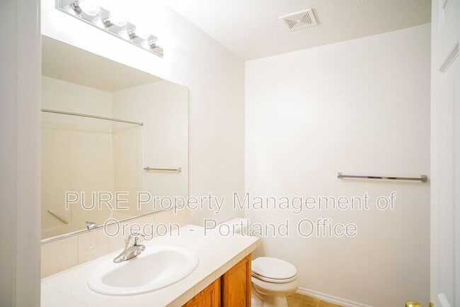 Building Photo - 16215 SW Blue Goose Ln