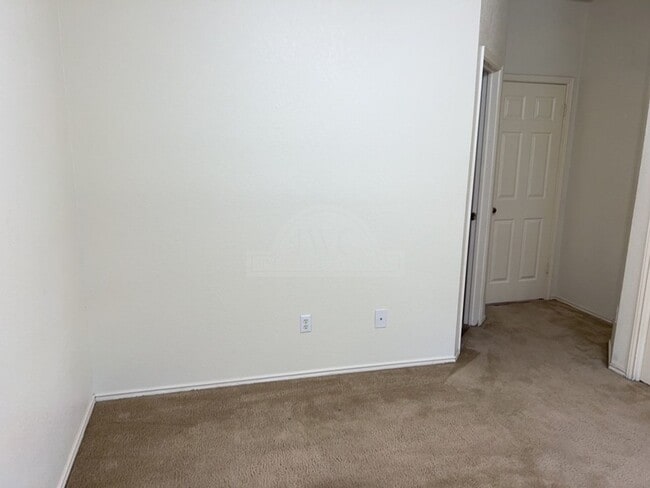 Building Photo - 4203 Bluestem Ln