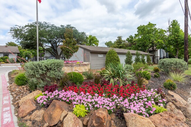 Interior - The Reserve at Lake Highlands