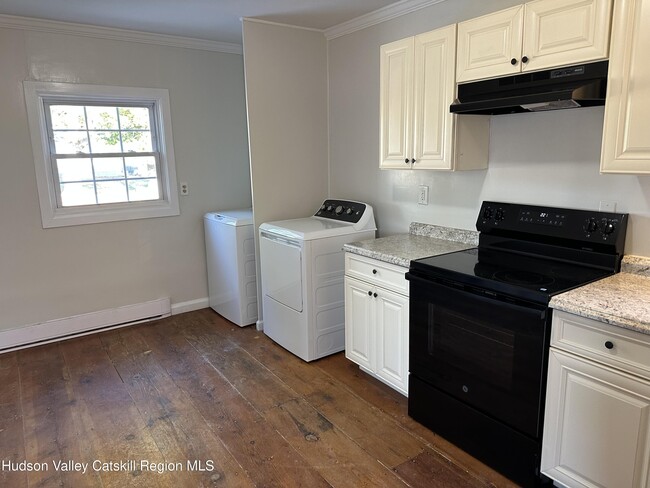 Building Photo - 1982-1984-1984 NY-32