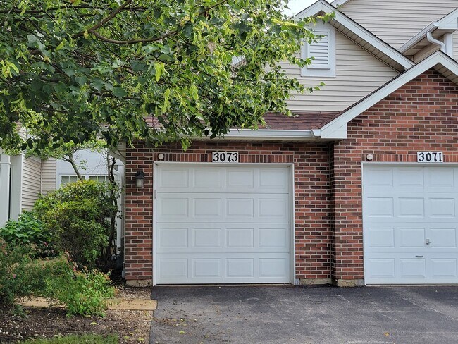 Building Photo - 3073 Kentshire Cir