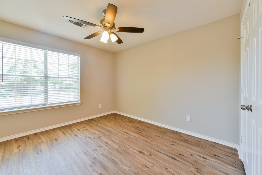 Building Photo - 5208 Gaelic Ct