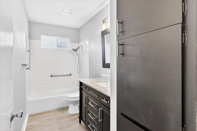 Building Photo - 6118 Hidden Cove