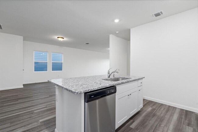 Building Photo - 112 Pronghorn St
