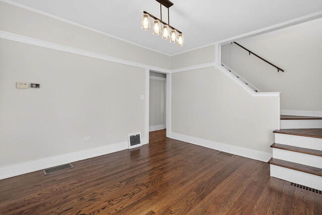 Building Photo - 741 S Jackson St