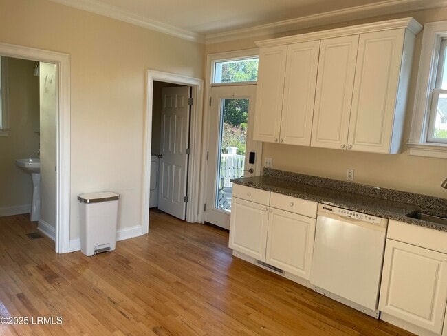 Building Photo - 42 Bostick Cir