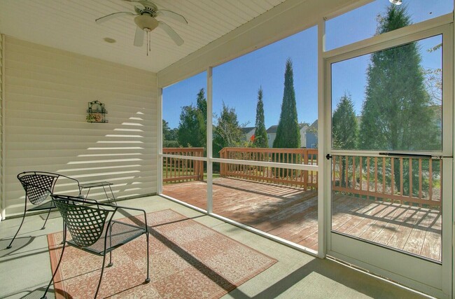 Building Photo - 160 Mayfield Dr