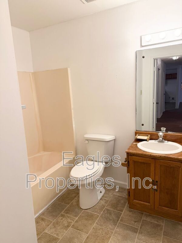 Building Photo - 1400 Clingman St