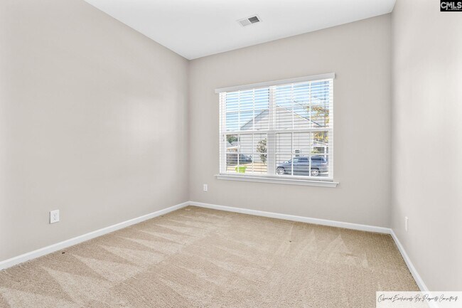 Building Photo - 825 Burnview Ln