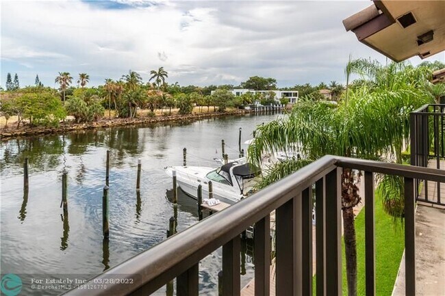 Building Photo - 270 Captains Walk